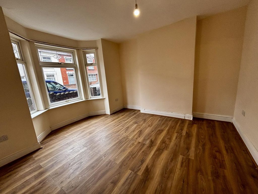 Property photo 2 of 19 Living Room