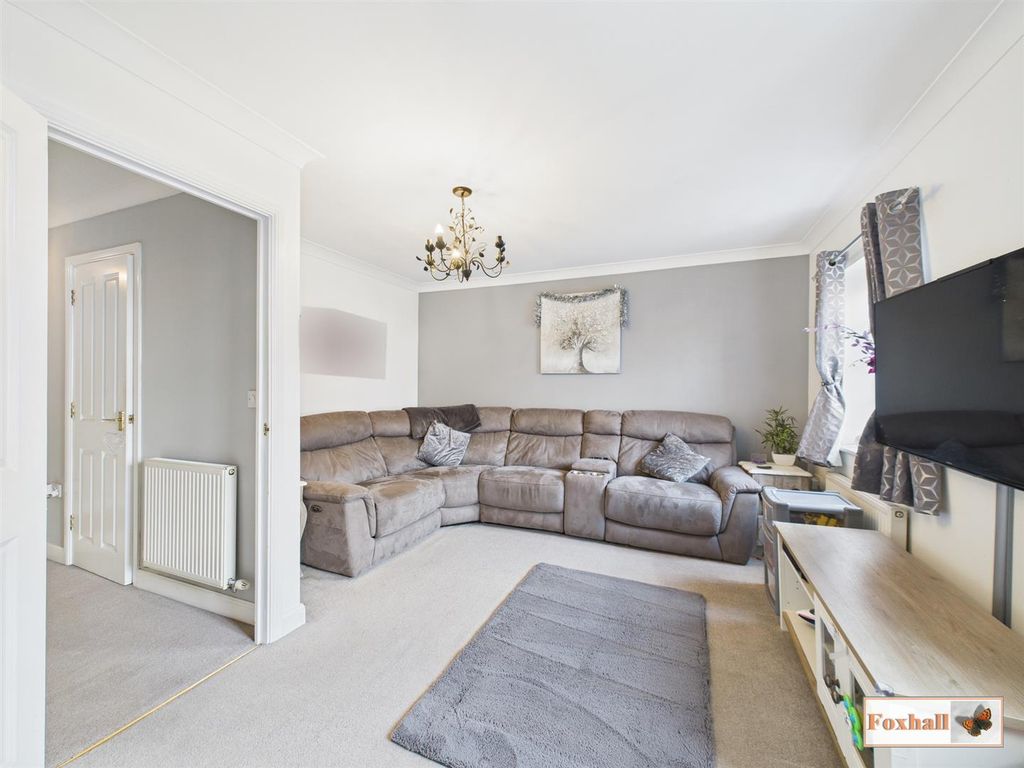 Property photo 3 of 25 Lounge