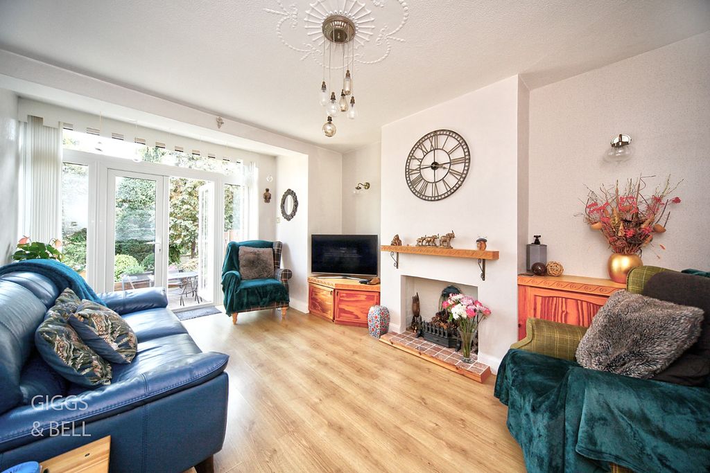 Property photo 3 of 27 4136902