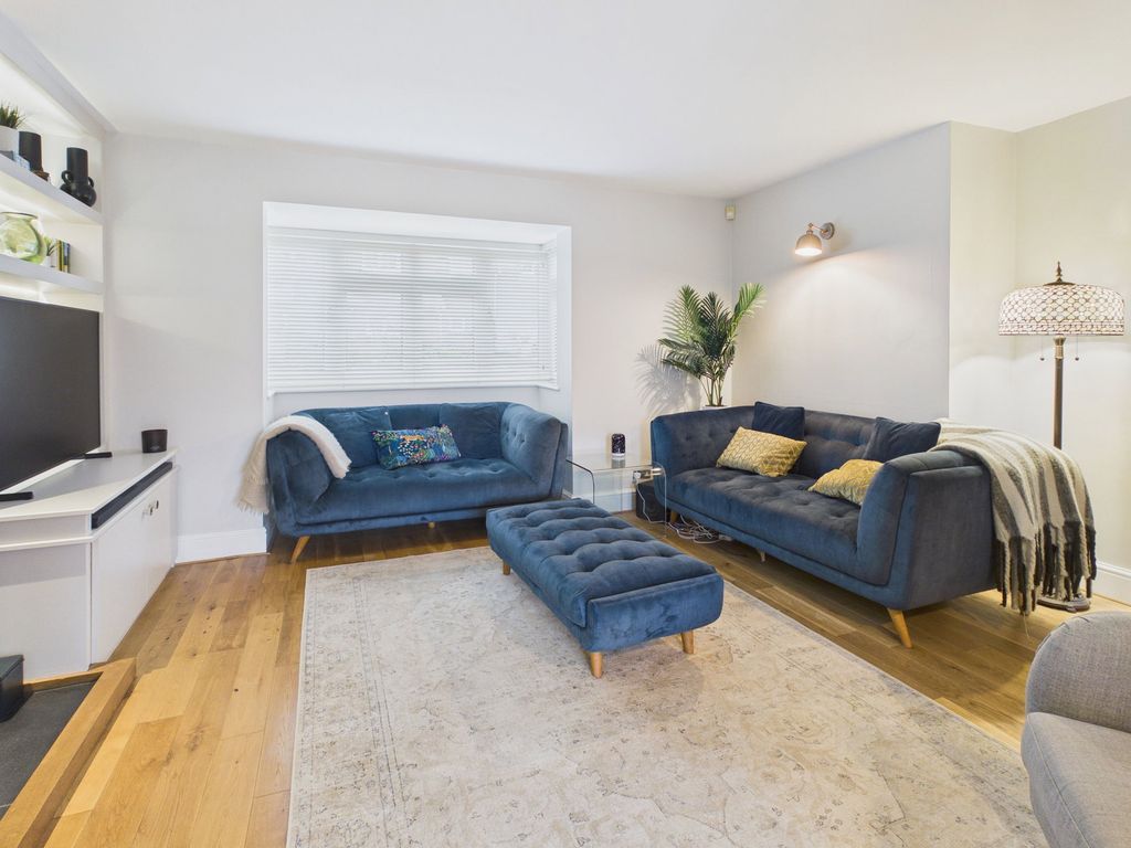 Property photo 3 of 41