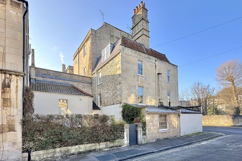 4 bed terraced house for sale Bath