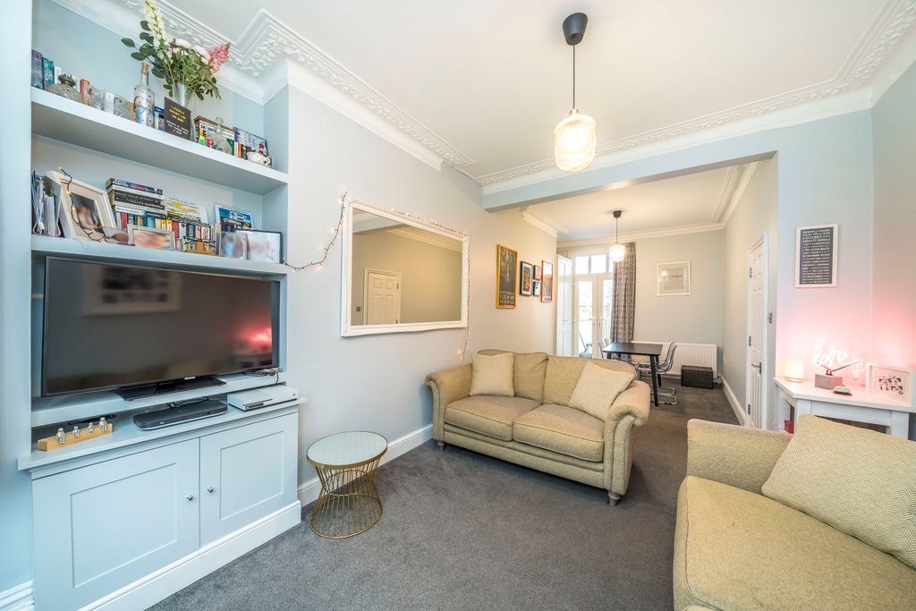 Property photo 2 of 11 Picture No. 10