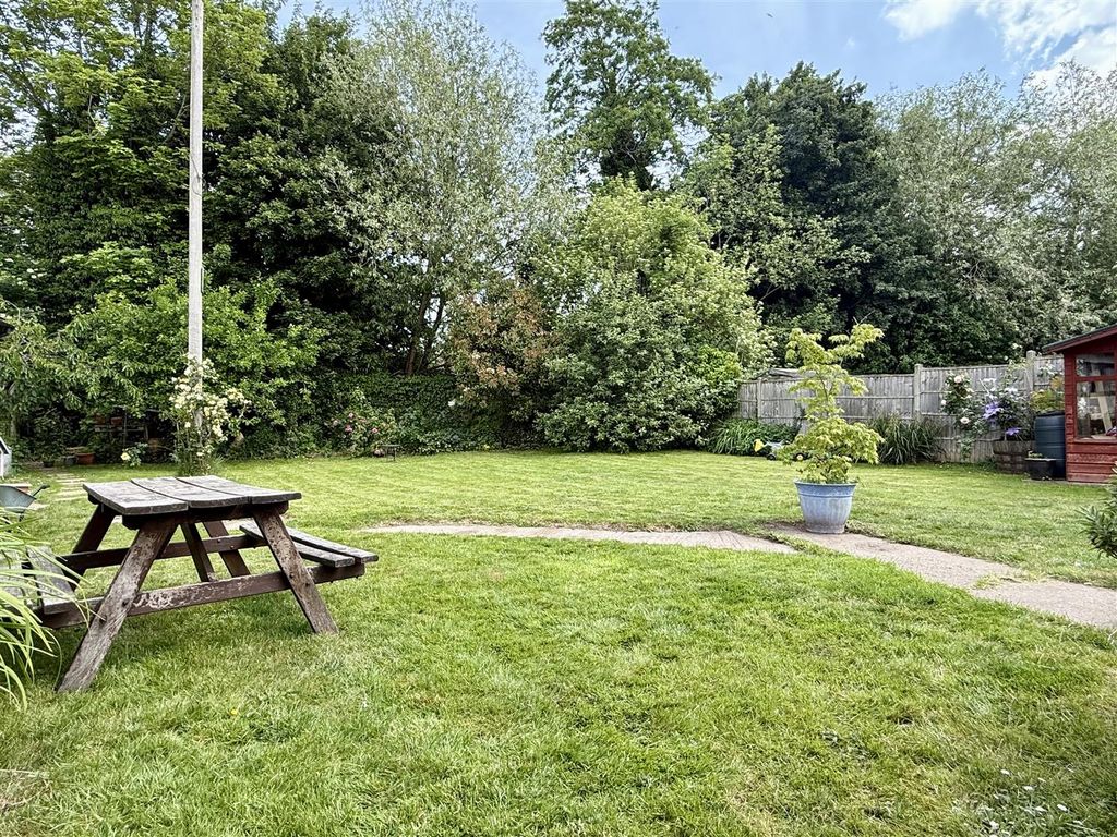 Property photo 3 of 27