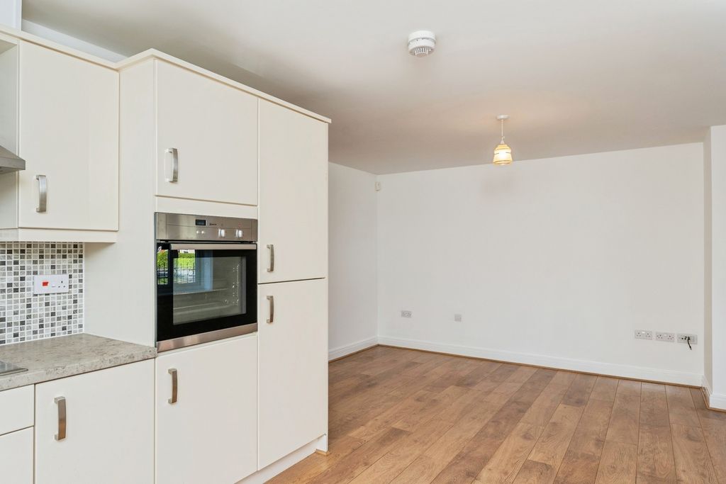 Additional image 4 of 2 bed flat for saleUpton Grange, Chester, Cheshire CH2