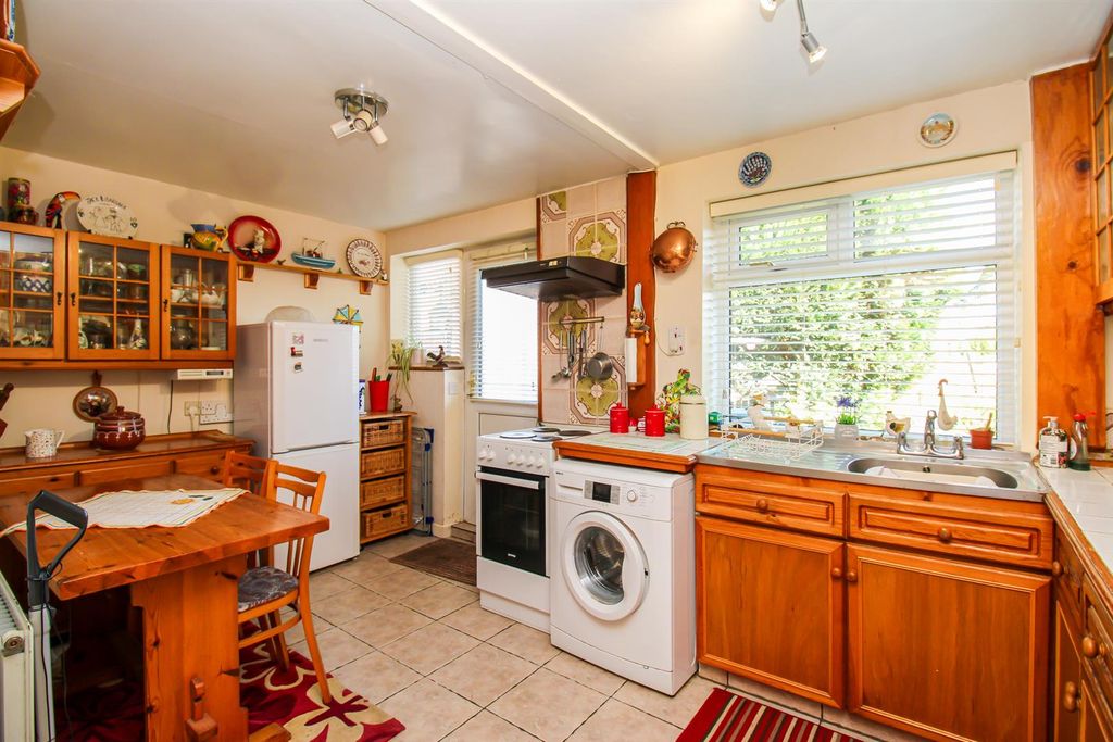 Property photo 3 of 11