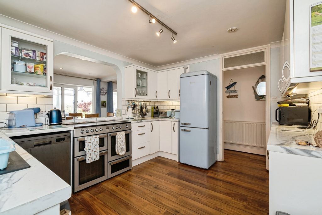 Property photo 3 of 25 Pbox-Img.Jpg