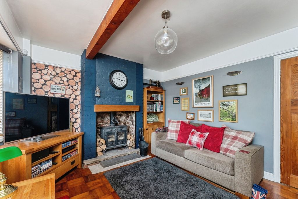 Property photo 2 of 16 Photo