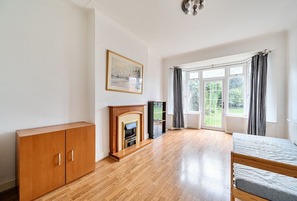 Property photo 1 of 12 1472503-19-6A26E7...