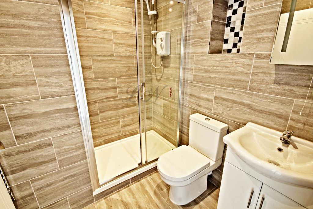 Property photo 3 of 3