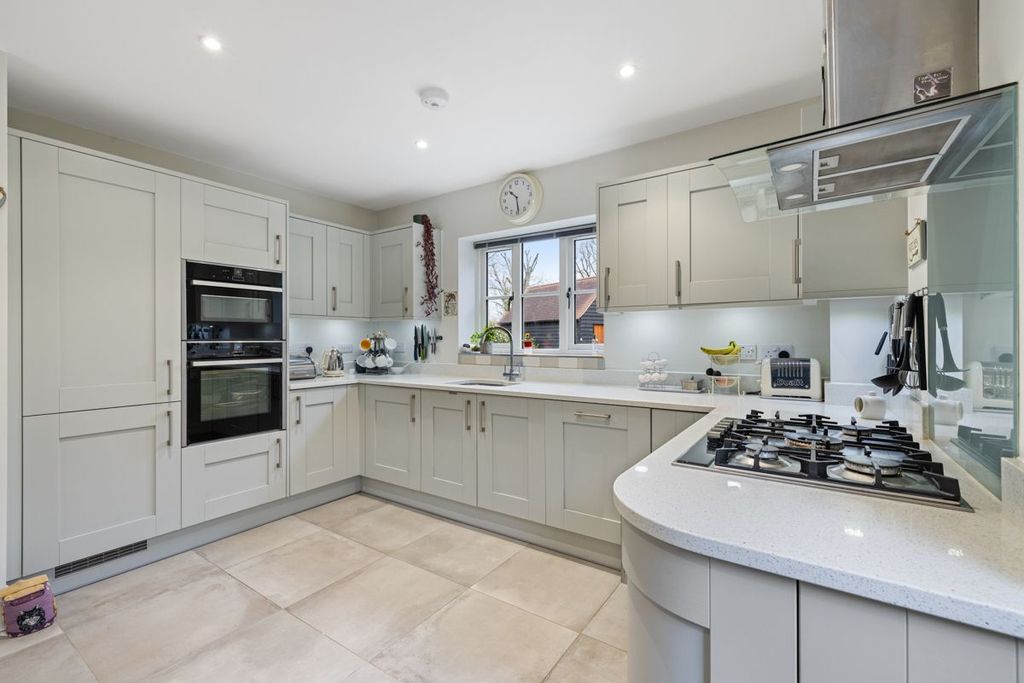 Additional image 8 of 4 bed detached house for saleTanners Reach, Petersfield, Hampshire GU32