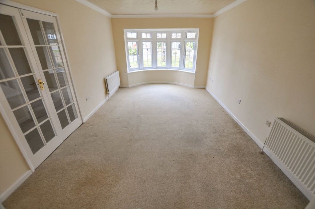 Property photo 3 of 21