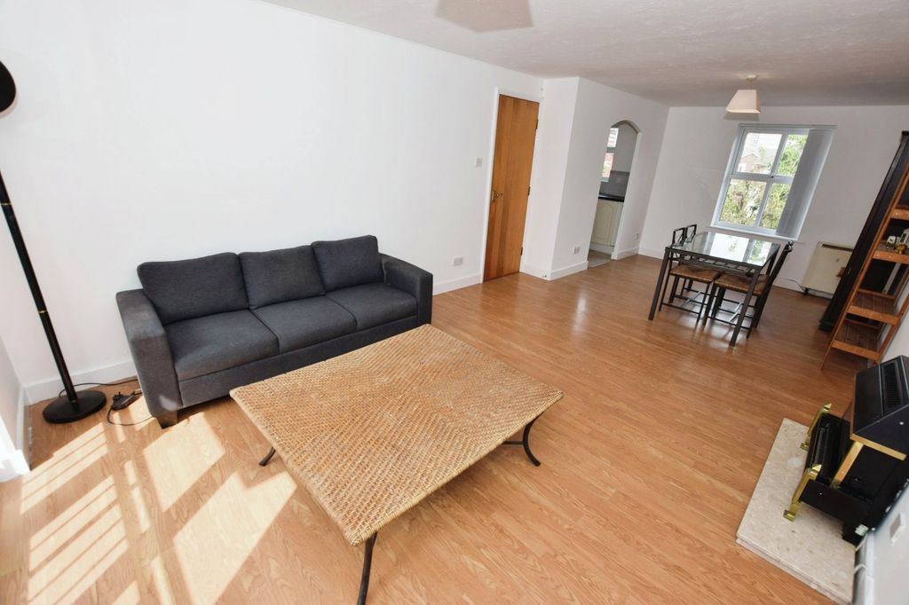Property photo 3 of 19 Picture No. 23