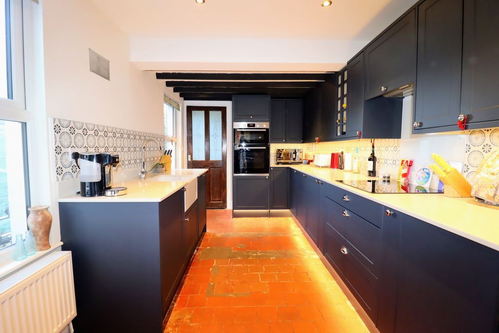 Property photo 3 of 15 Kitchen