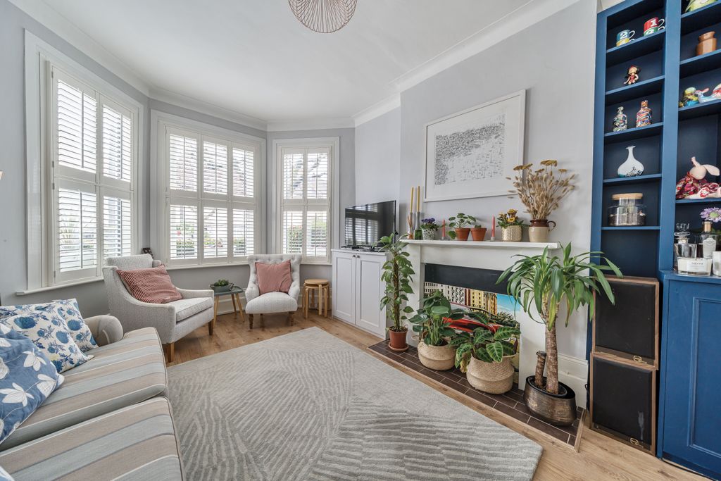 Property photo 2 of 18 Photo 02