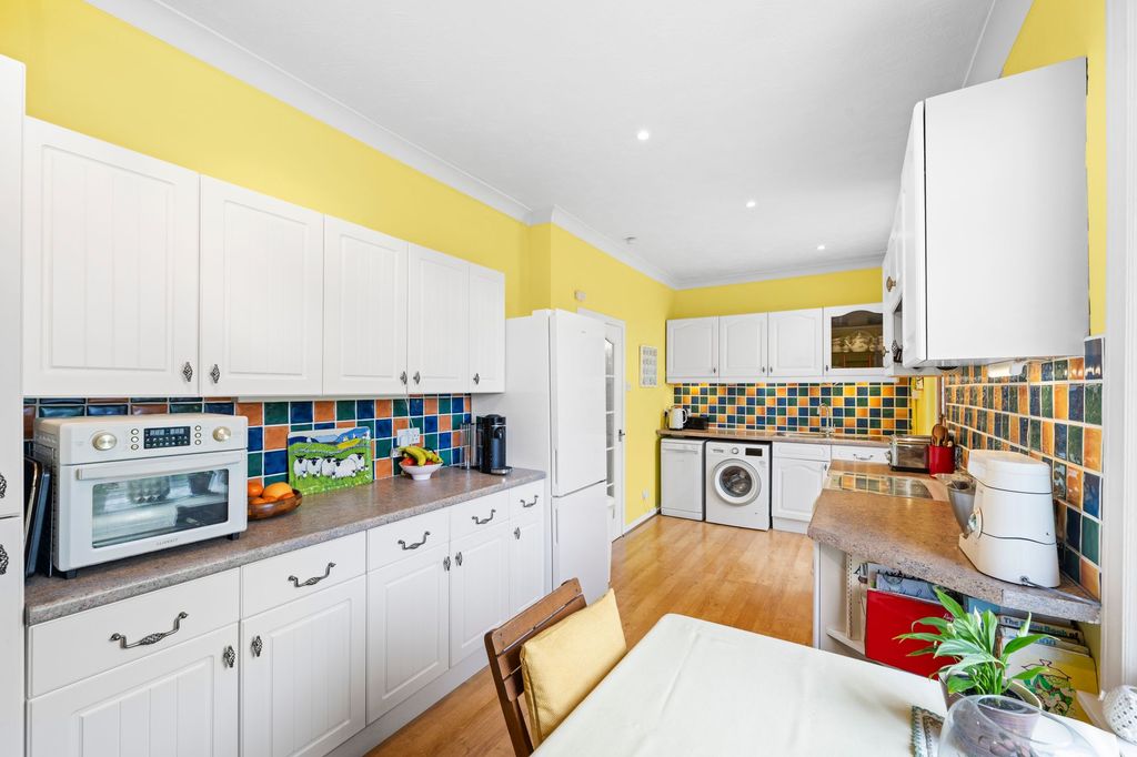 Property photo 3 of 35