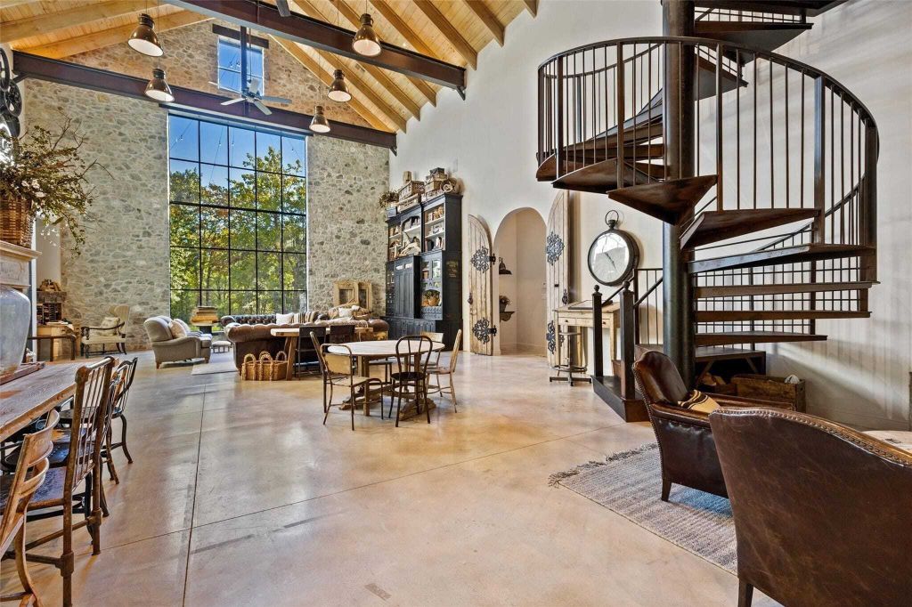 Property photo 1 of 31