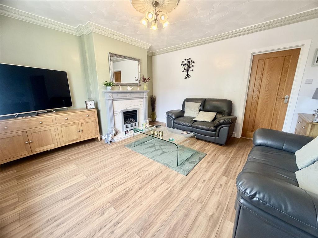 Property photo 3 of 25