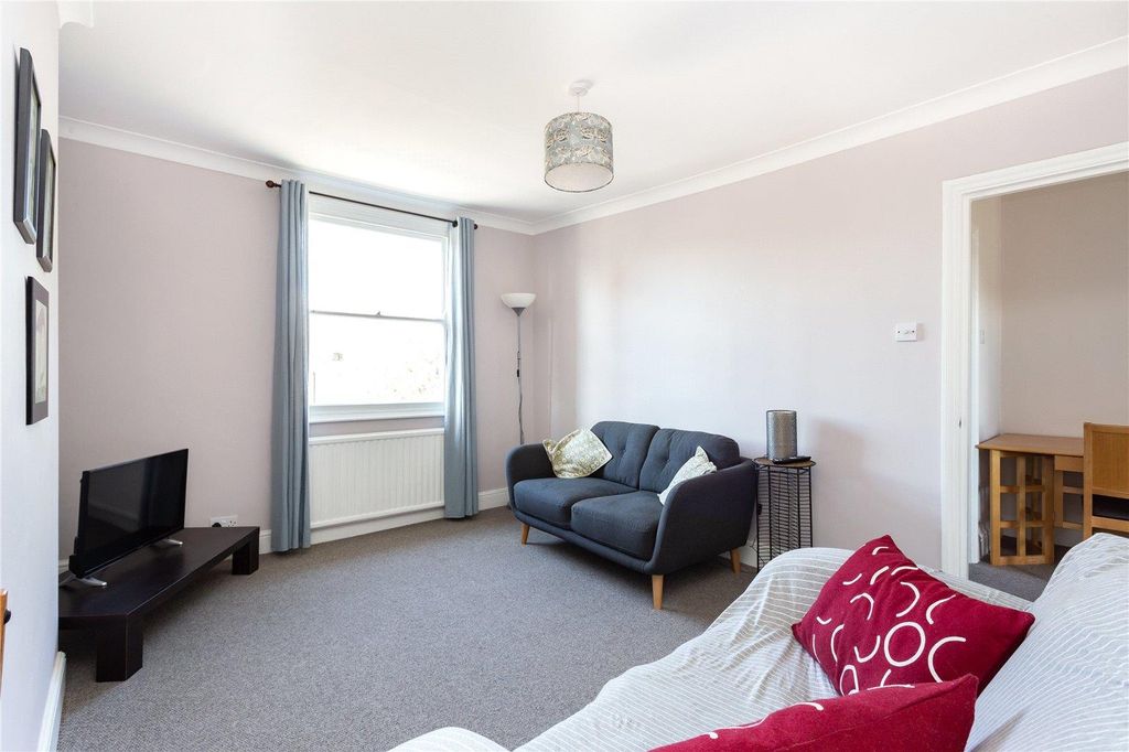 Property photo 2 of 7