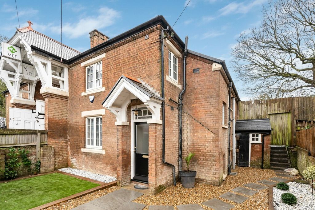 Property photo 1 of 7 Photo 4