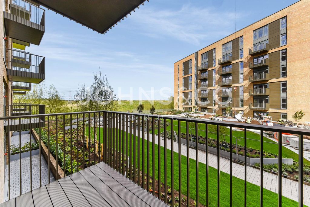 Property photo 3 of 17