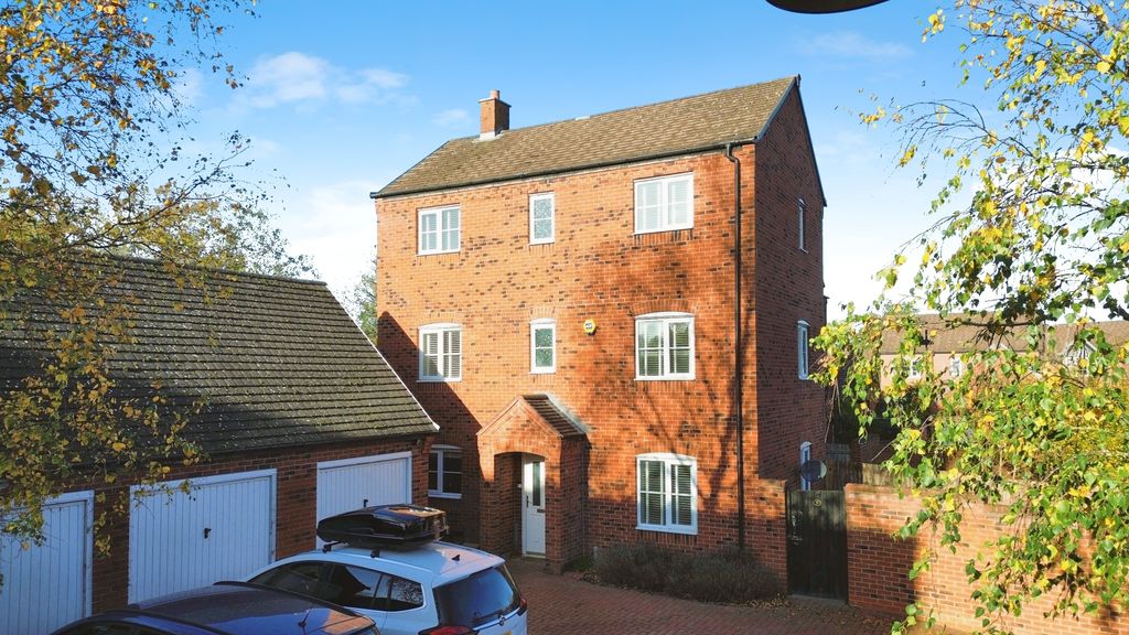 Property photo 1 of 18