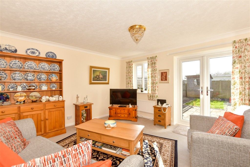 Property photo 3 of 13 Lounge