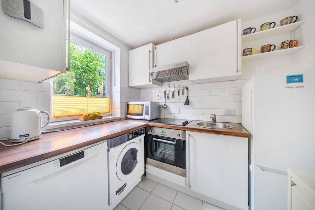Property photo 2 of 11 Picture No. 36