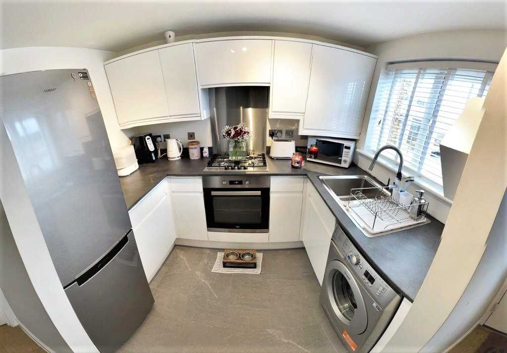 Property photo 2 of 19 Kitchen