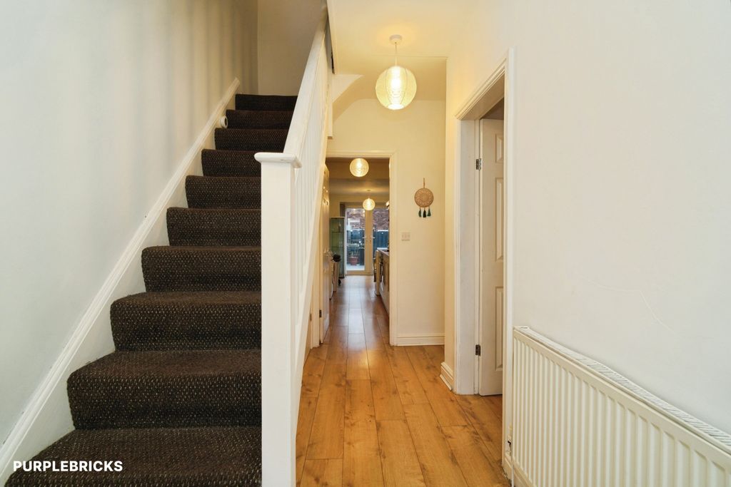 Property photo 3 of 28