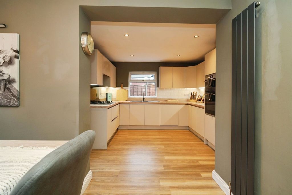 Property photo 3 of 21 Kitchen Diner