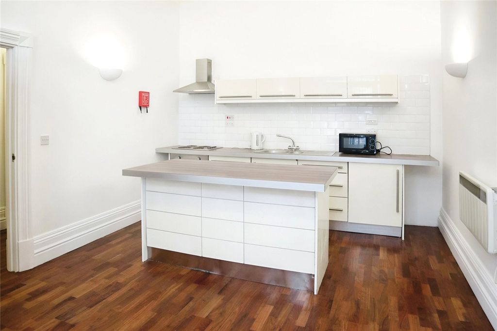 Property photo 2 of 6 Picture No. 19