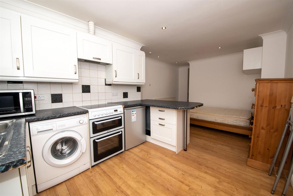 Property photo 1 of 5 Kitchen