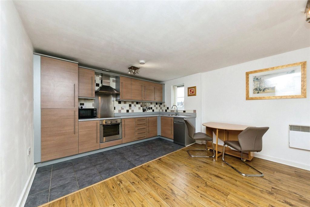 Property photo 3 of 12 Picture No. 12