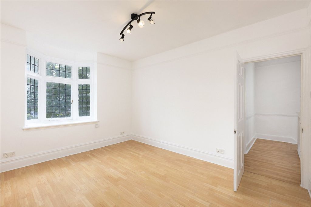 Property photo 2 of 12 Picture No. 02