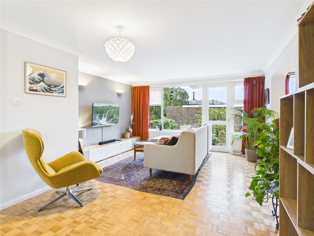 Property photo 2 of 17 Picture No. 10