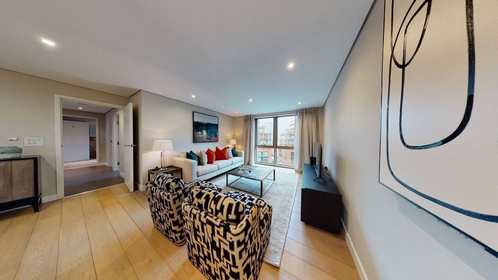 Property photo 2 of 23