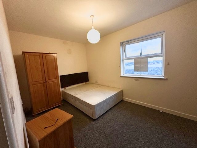 Additional image 5 of 1 bed flat to rentCharles Street, Milford Haven SA73