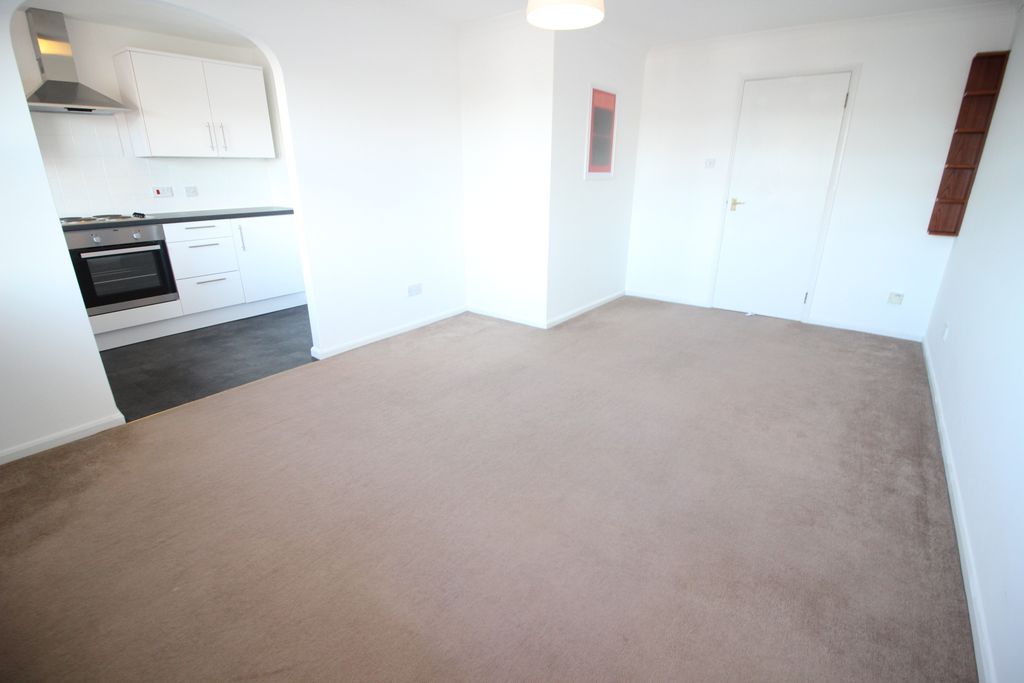 Property photo 3 of 7 21 Station Approach
