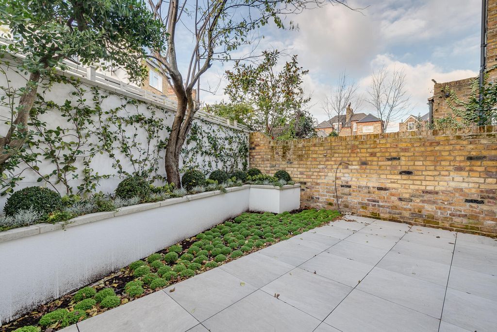 Property photo 2 of 12 Rear Garden