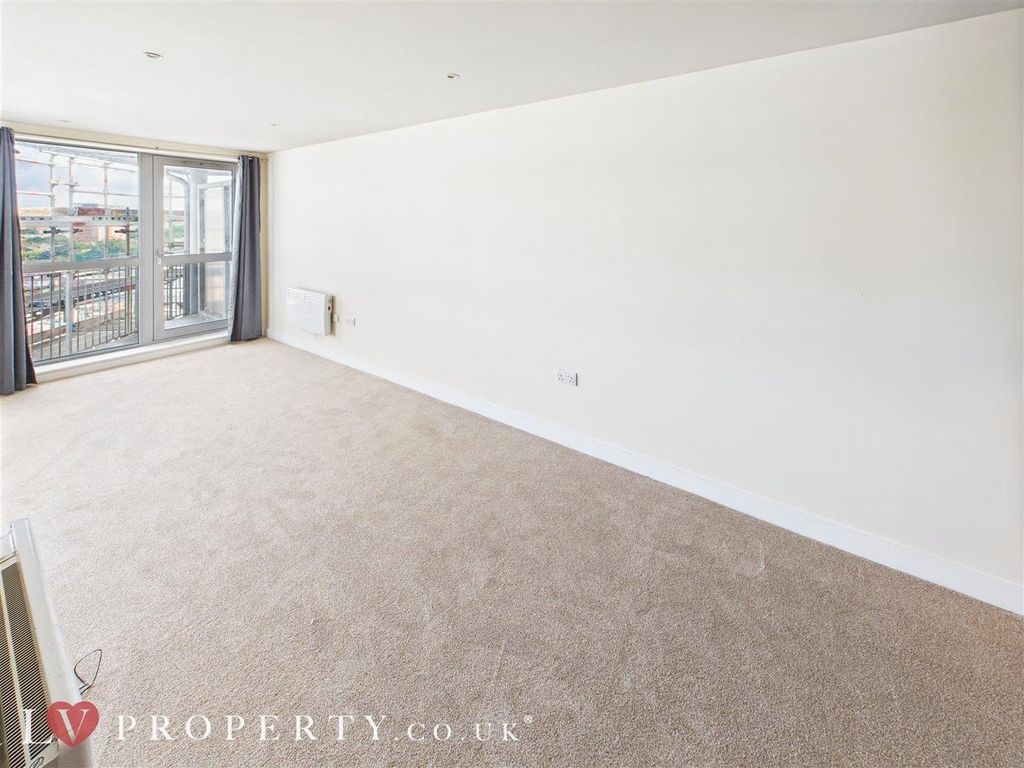 Property photo 2 of 16 Picture No. 19