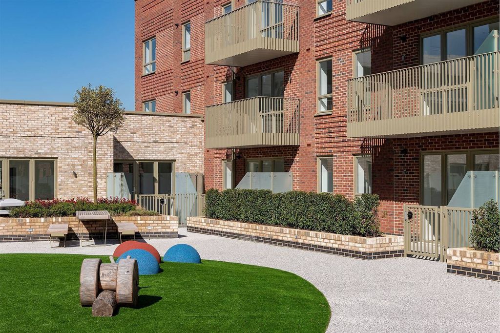 Property photo 2 of 16