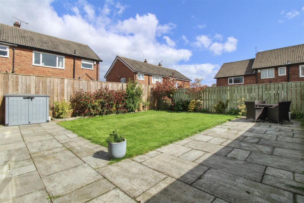 Property photo 3 of 22 Rear Gardens