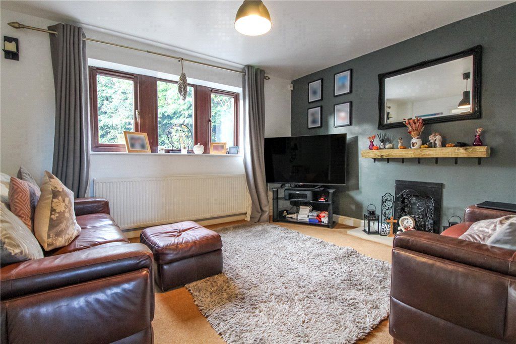 Property photo 2 of 18 Living Room