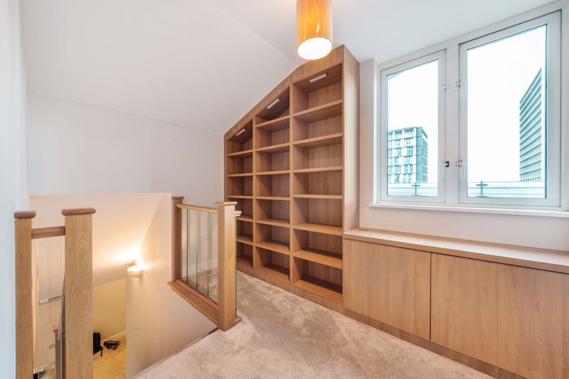 Additional image 13 of 2 bed flat for salePark Lane, Croydon CR0
