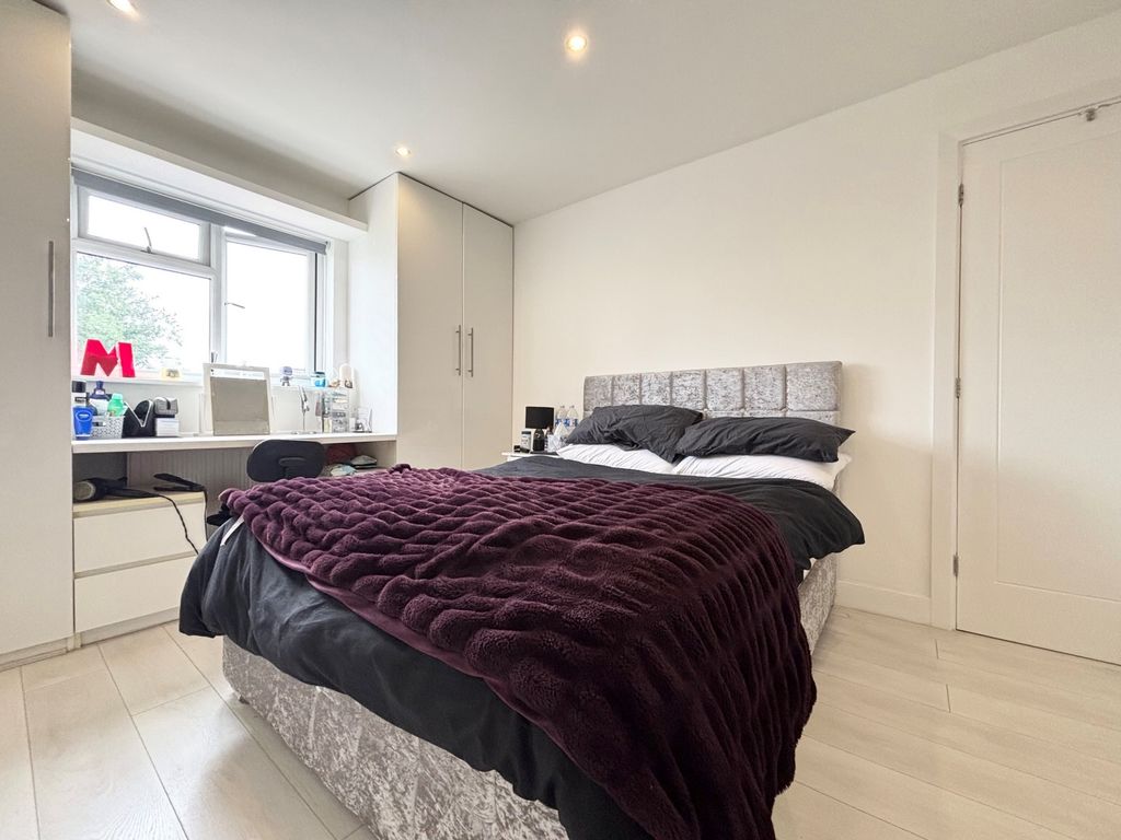 Property photo 2 of 17 Photo 2