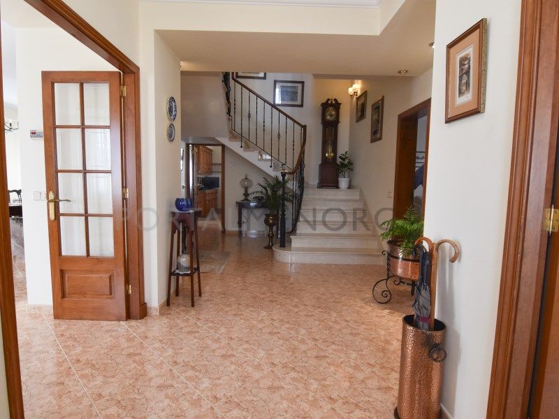Property photo 2 of 38