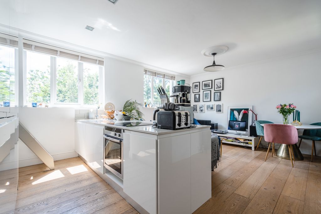 Property photo 2 of 8