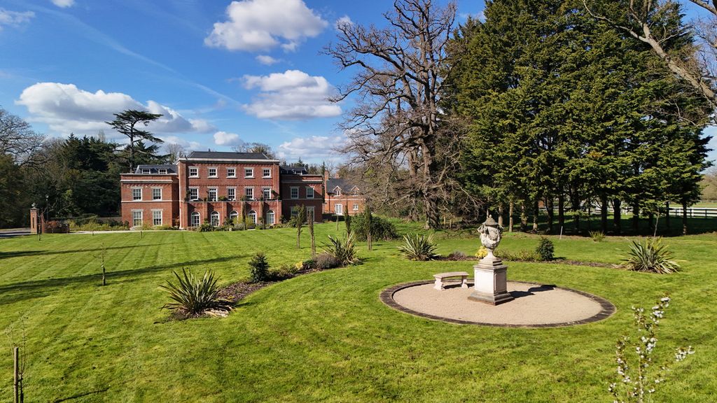 Property photo 2 of 38