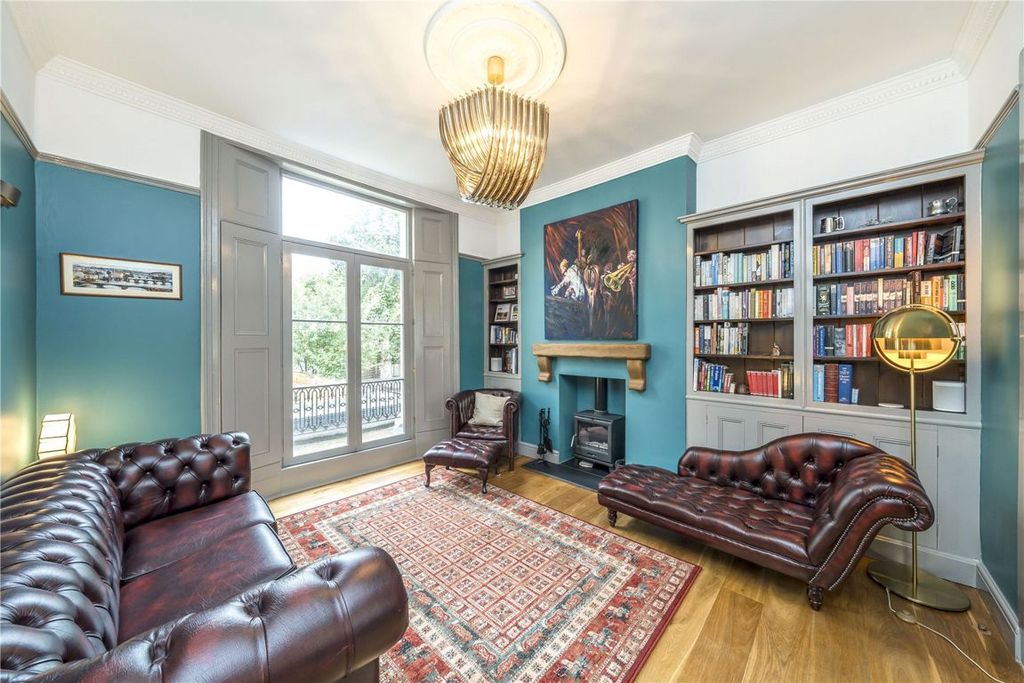 Property photo 2 of 12