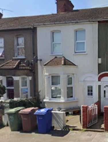 Property photo 1 of 3 Room